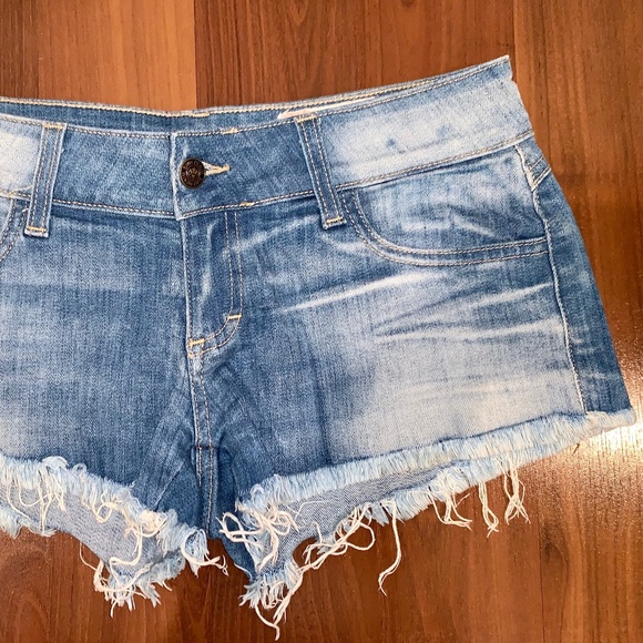 🌿 SIWY Lightwash Cut-Off Jean Shorts - Picture 4 of 6